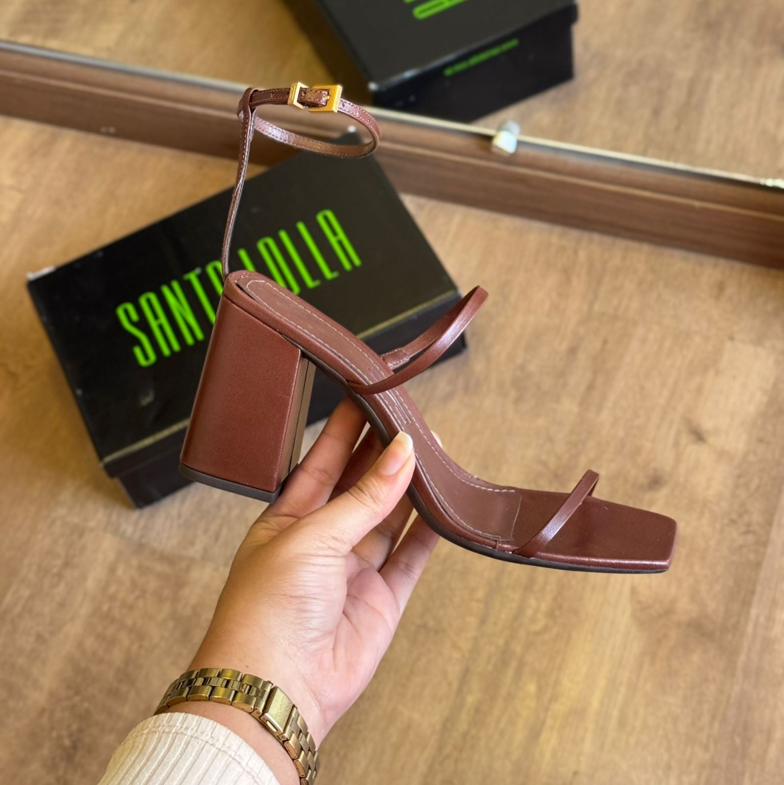 Sandália Santa Lolla Couro Confort Salto Bloco