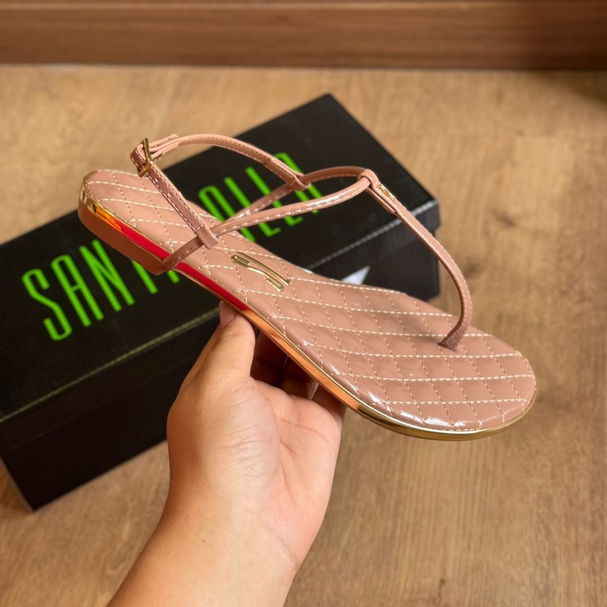 Rasteira Santa Lolla Verniz – Armazém dos Chinelos