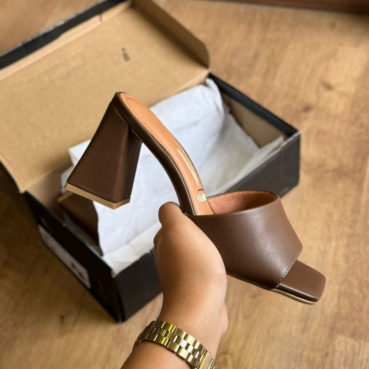 Hotelkalingaashok Coach House Shoes Kalinga Ashok Ecco Sandals