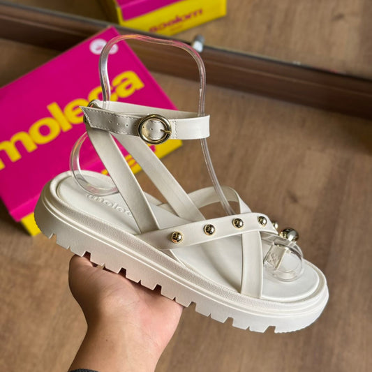 Sandália Moleca com Ajuste e Detalhes Dourados 5504.113