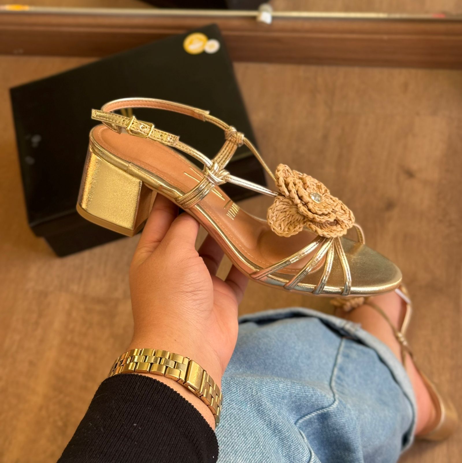 Sandália Flor Crochê em Palha Vizzano – Armazém dos Chinelos