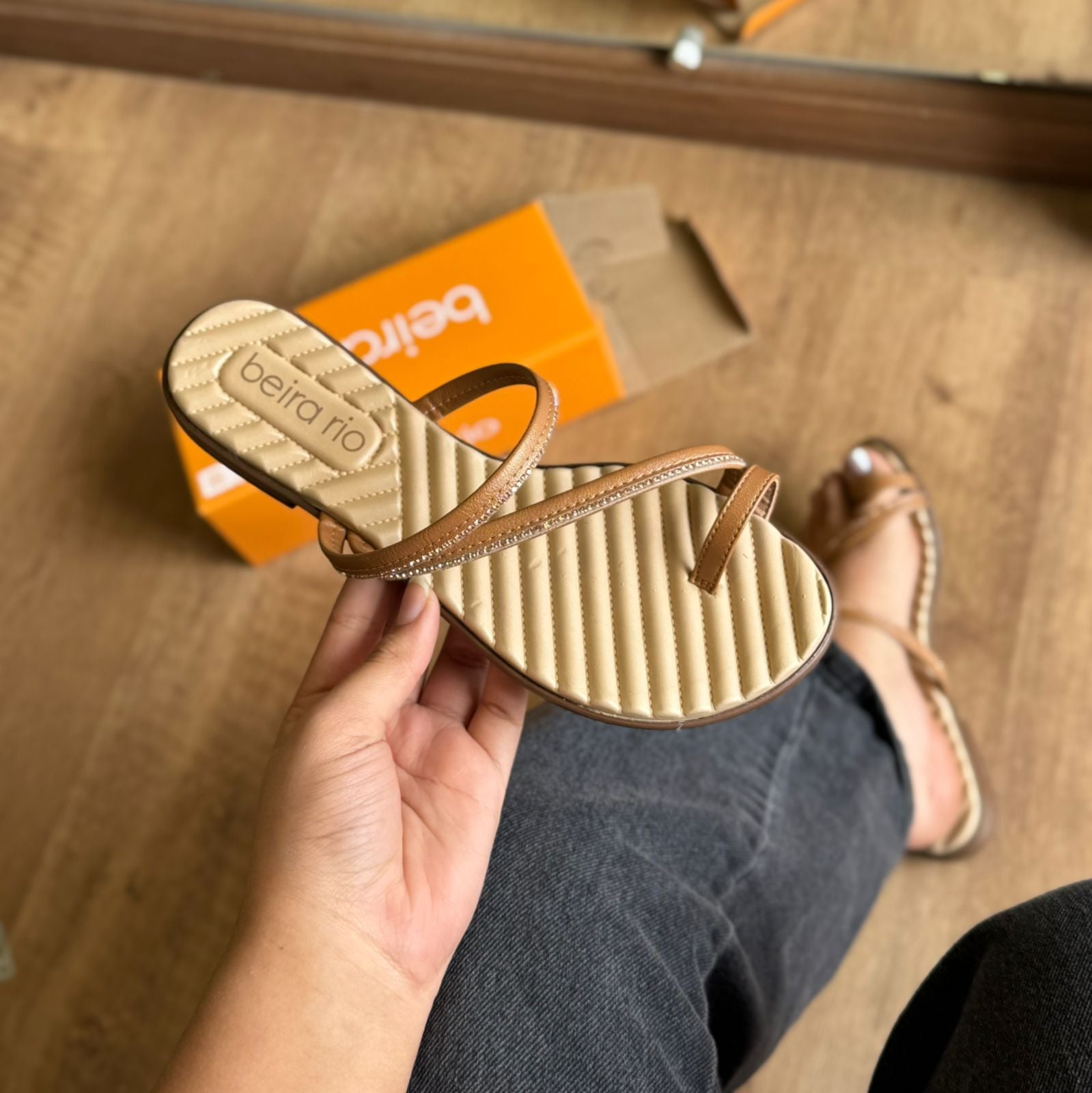 Sandália Beira Rio Rasteira Strass – Armazém dos Chinelos