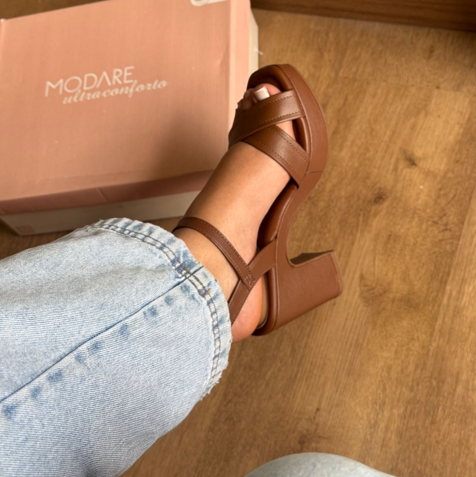 Sandália Modare Salto Bloco Tiras Cruzadas 7203.110 – Armazém dos