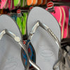 Chinelo Slim Point + Pin Concha, Sereia, Golfinho