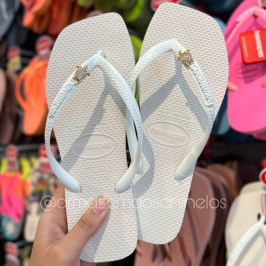 Havaianas Slim Square + Pingente de Tartaruga - Armazém dos Chinelos