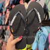 Havaianas Sllim + Pingente Placa - (Preto) - Armazém dos Chinelos