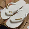 Havaianas Top + Placa Logo + Pins Fiho, Filha e Cachorrinho