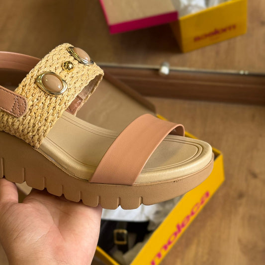 Sandália Moleca Plataforma Detalhes nas Tiras 5536.110