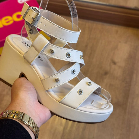 Tamanco Moleca com Ajuste e Tiras Grossas 5549.106