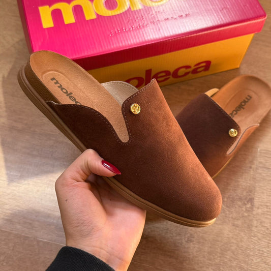 Mule Moleca Simples Logo Dourado 5826.100