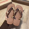 Havaianas Top + Placa Logo + Pin Tartaruga + Pin Âncora + Pin Coração