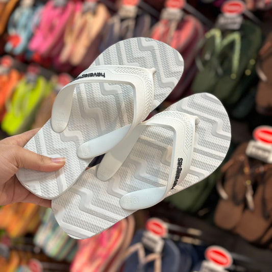 Havaianas Track Waves