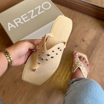 Sandália Rasteira Arezzo Tiras Largas Aplicações Brizza Z190270119