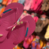 Havaianas Top + Pin Placa Logo + Pin Tartaruga e Estrela do Mar
