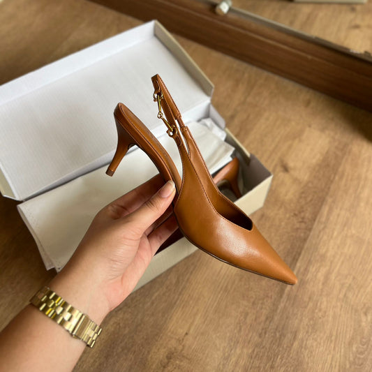 Scarpin Arezzo Couro Slingback Detalhe Metal A127570089