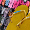 Havaianas Slim + Placa Logo Dourado + Pin Tartaruga e Estrela do Mar