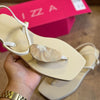 Sandália Rasteira Arezzo Slim Square Quartzo Z190270080