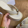 Tamanco Plataforma Arezzo Detalhe Dourado Z191430003