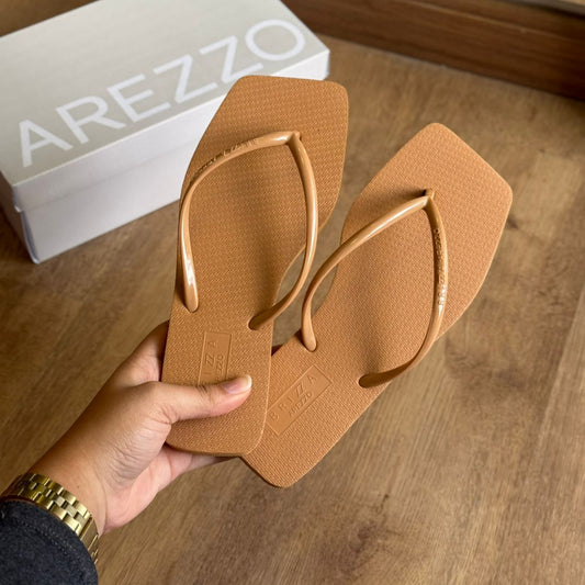 Chinelo de Dedo Arezzo Flat Brizza Z191680001