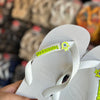 Havaianas Top (Branco) + Pin Placa Logo e Monstros S.A