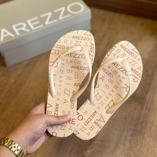 Chinelo de Dedo Arezzo Essential Lettering Brizza Z190260080