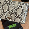 Carteira Santa Lolla Clutch Material Cobra 0450.441E.037A