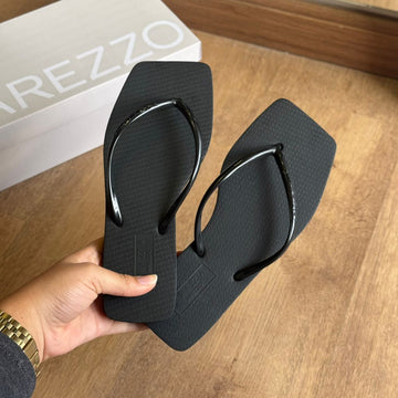 Chinelo de Dedo Arezzo Flat Brizza Z191680001