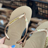 Havaianas Slim + Placa Logo + Pin Borboleta