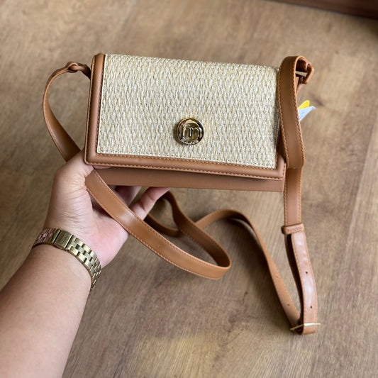 Bolsa Moleca Transversal Detalhe Logo Dourado 50057.4