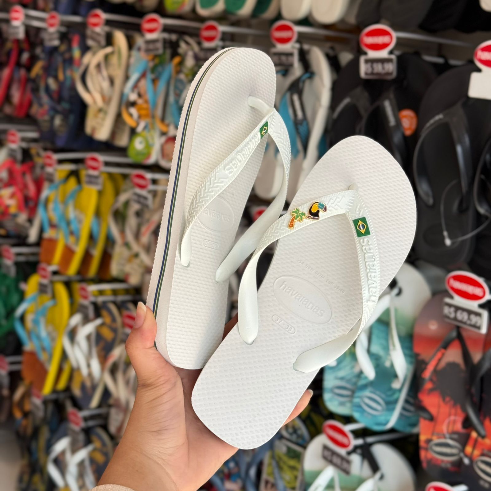 Encontre a coleção completa de Havaianas aqui no Armazém dos Chinelos ...