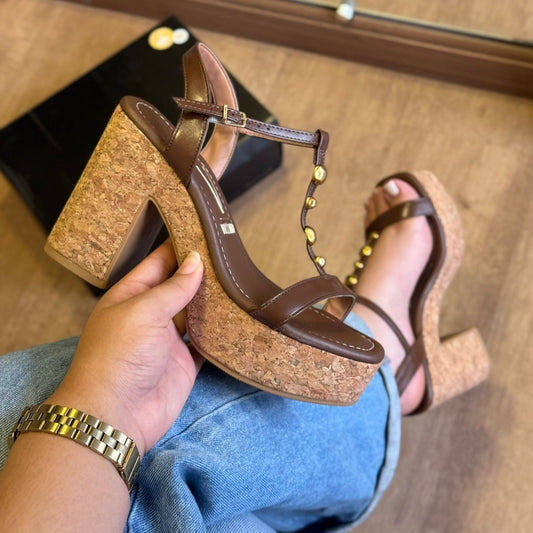 Sandália Vizzano Salto Bloco Detalhe Dourado nas Tiras 6541.101