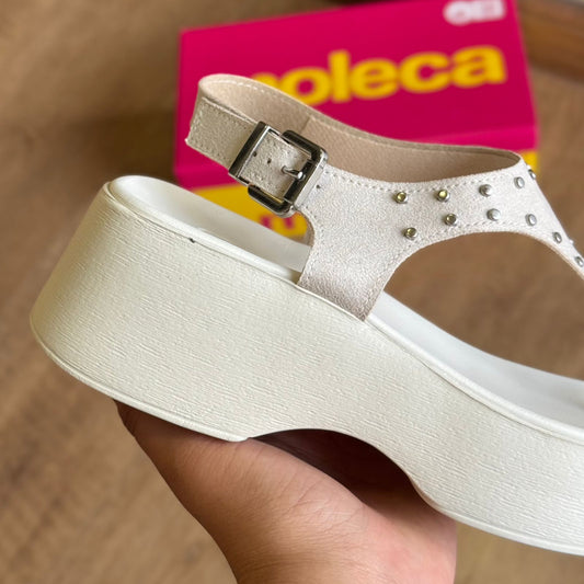 Sandália Moleca Plataforma Detalhe Dourado 5503.122