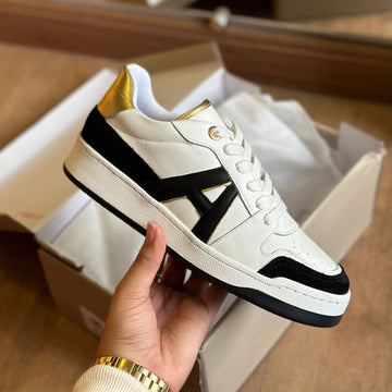 Tênis Arezzo Couro Bico Redondo Logo A128040023 – Armazém dos Chinelos