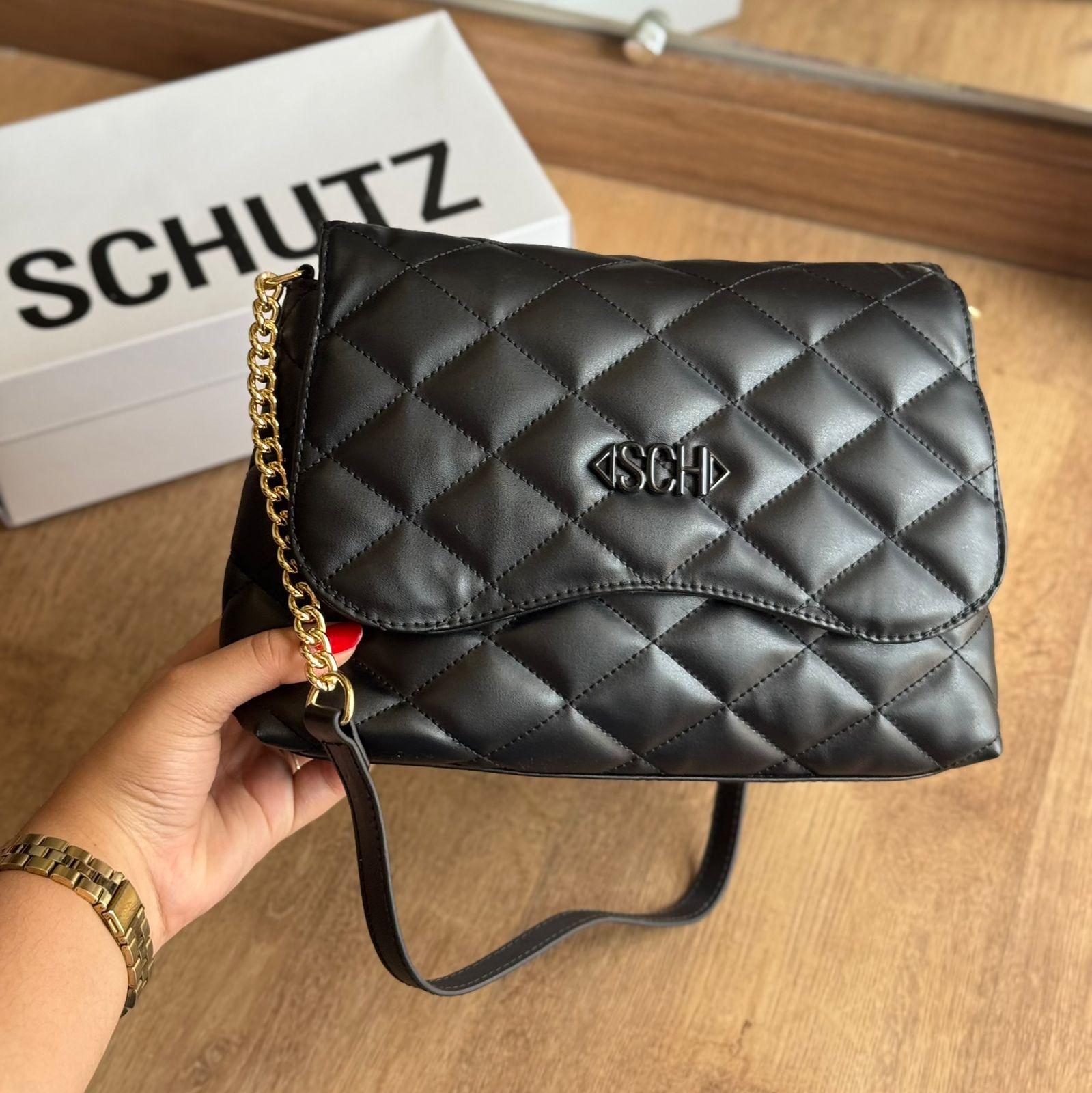 Schutz – Armazém dos Chinelos