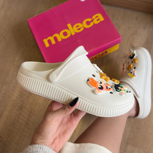 Babuche Moleca Casual 5832.100 + Charms