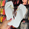 Havaianas Slim Square (Branco) + Pin Família