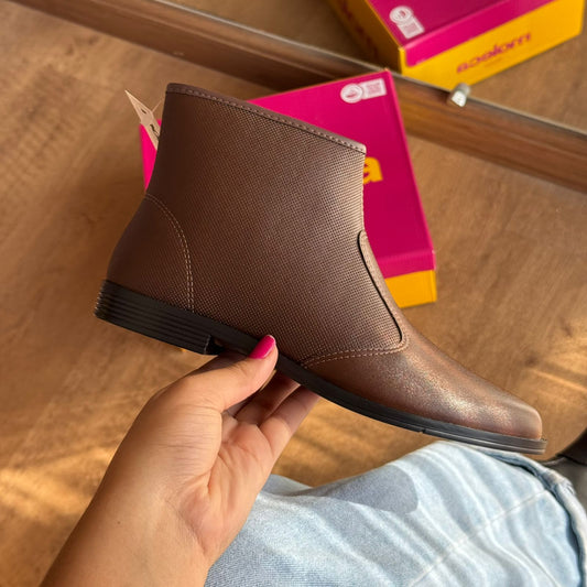 Bota Moleca Cano Curto 5333.100