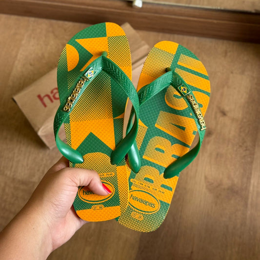 Havaianas Top Vai Brasil + Pin Brasil + Placa Logo
