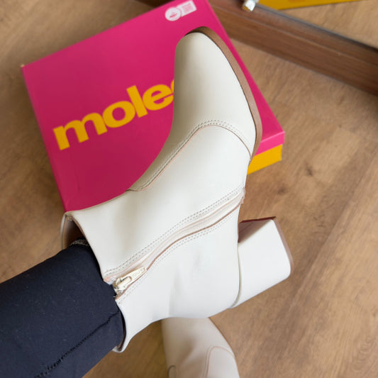 Bota Moleca Cano Curto Salto Bloco Médio 5352.100