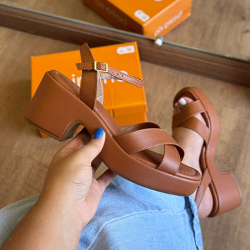 Sandália Beira Rio Salto Bloco Tiras Entrelaçadas 8517.206