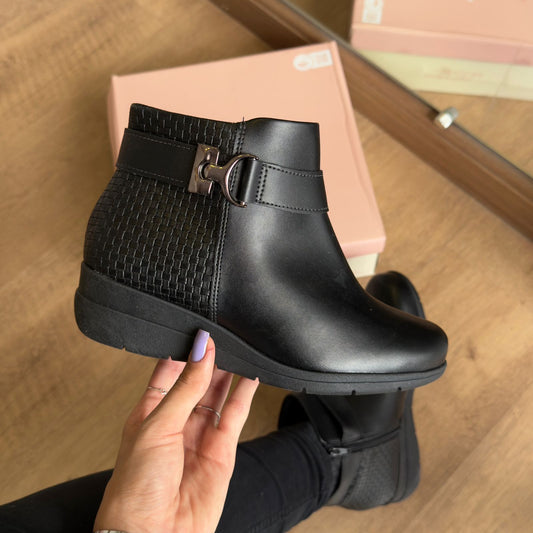 Bota Modare UltraConforto Detalhe Fivela 7085.104