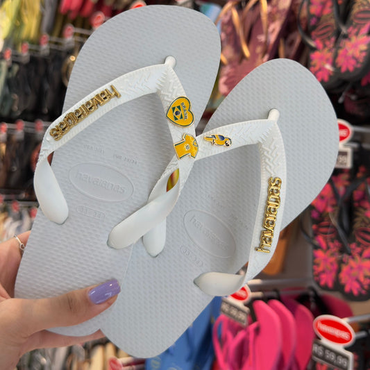 Havaianas Top + Pin Camisa 10 + Pin Arara + Pin Coração + Placa Logo