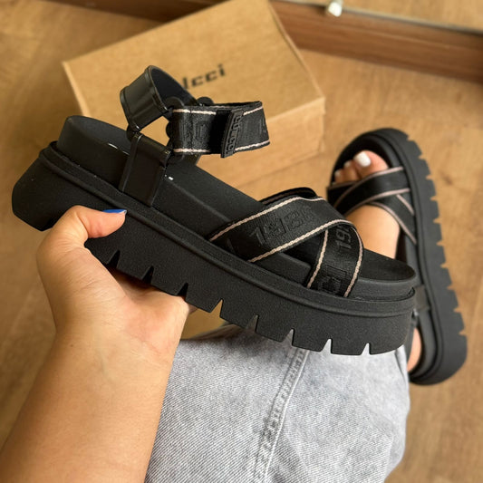 Sandália Colcci Flatform Marca Logo 801.01.03318