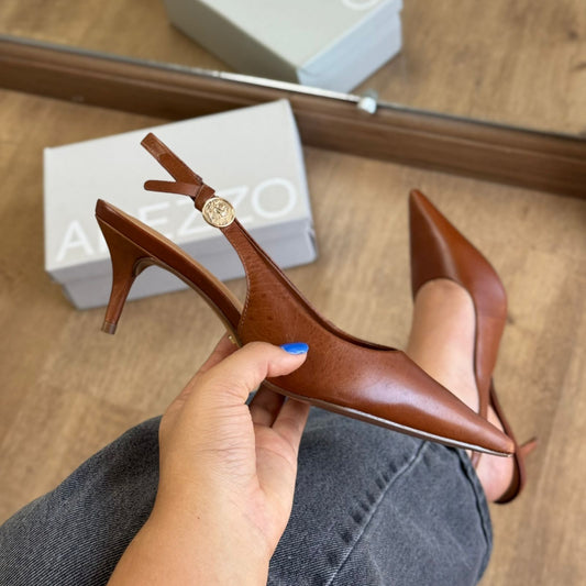 Scarpin Arezzo Couro Slingback Metal Heritage A127570201