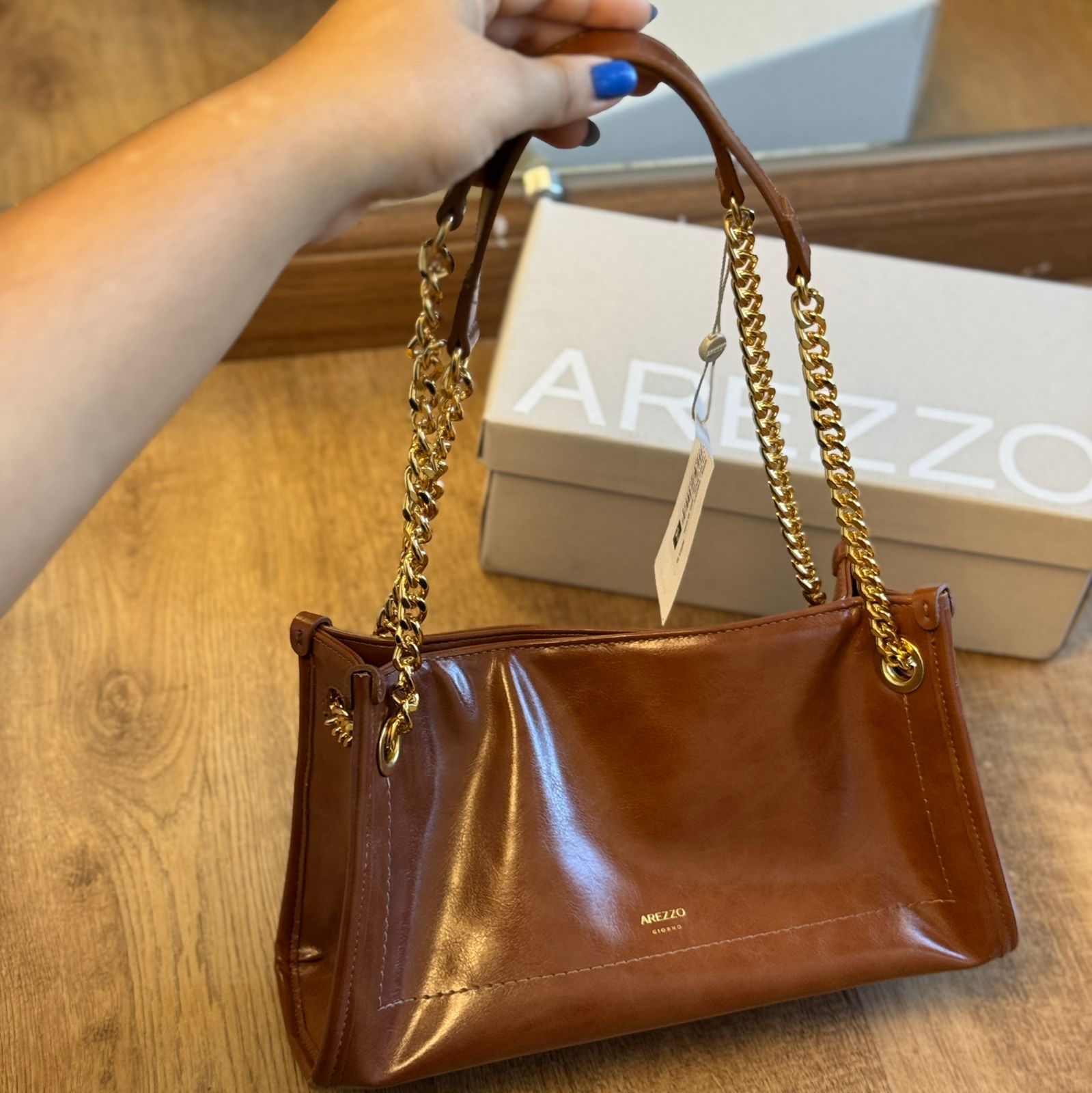 Arezzo - Sofisticação e Elegância em Cada Passo – Armazém dos Chinelos