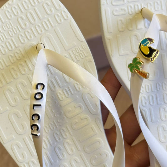 Chinelo De Dedo Colcci + Pin Tucano e Coqueiro GRÁTIS