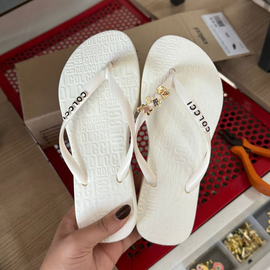 Chinelo De Colcci Rio 158.01.00901 + Pin Menino + Pin Menina + Pin Pet