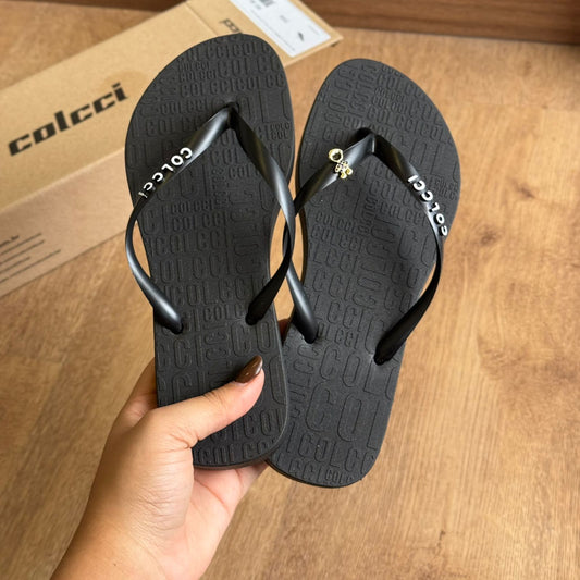 Chinelo De Dedo Colcci Rio 158.01.00901 + Pin Filhos