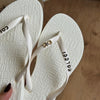 Chinelo De Dedo Colcci Rio 158.01.00901 + Pin Filhos