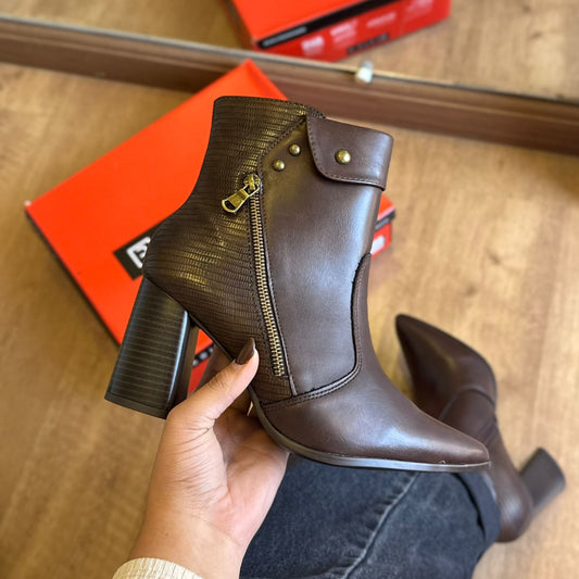 Bota Ramarim Bico Fino Ziper Lateral 2558131